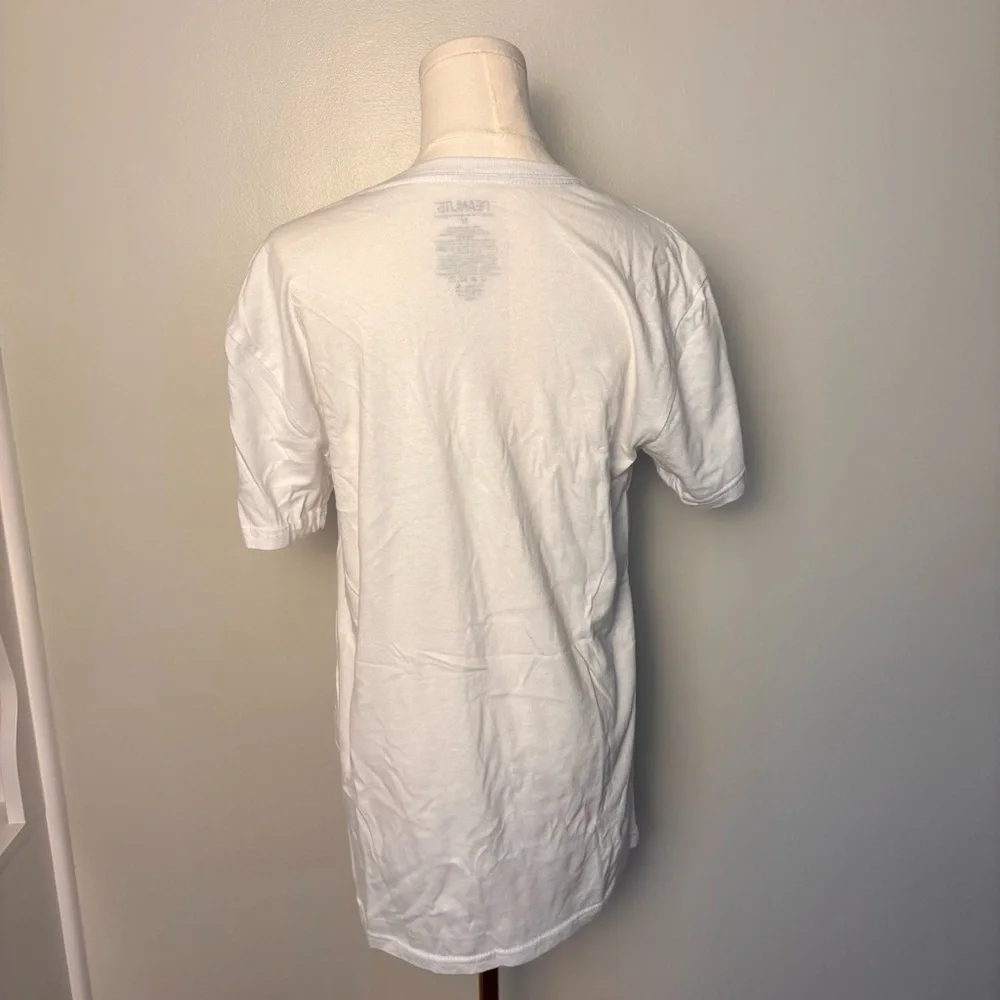 Peanuts Short Sleeve White T-Shirt Embroidered Snoopy Smile Face Size Medium